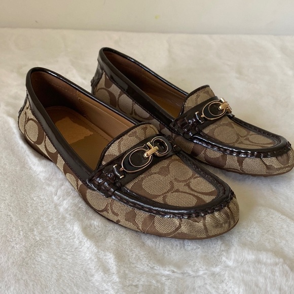 COACH Tan & Brown Signature Print Fortunata Driving Shoe/ Loafer Size 6.5 - Picture 1 of 9